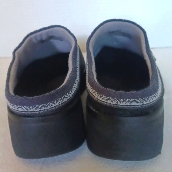 Bzees, Womens Charcoal, 2" Wedge Mules. Sz. 9 - Picture 3 of 7